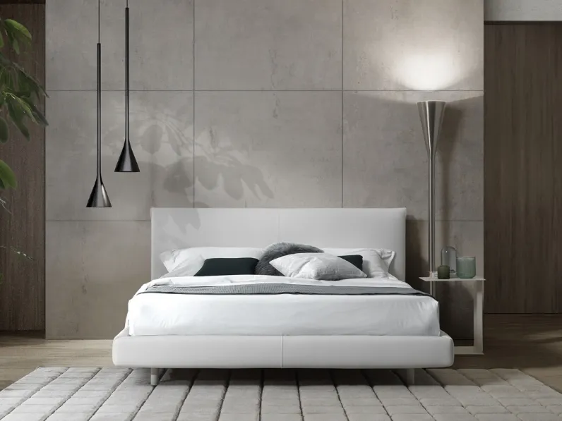 Letto in pelle con testiera Nicholas di Albani