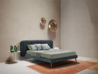 Il letto Elysium Velvet di Novaluna unisce eleganza e comfort in un design raffinato.