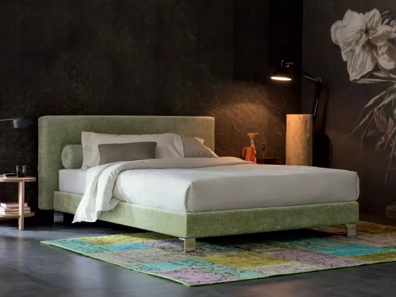 Letto con testiera Eclipse di Oggioni