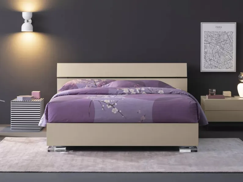 Letto in legno laccato con testiera e contenitore Vanquish di Oggioni