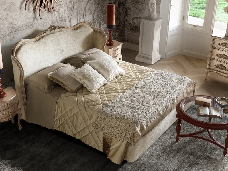 Letto in tessuto con testiera Opera 329 di Andrea Fanfani