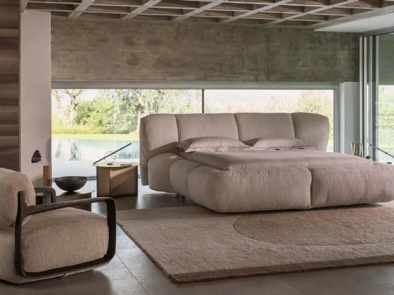 Letto imbottito Orma di Flou
