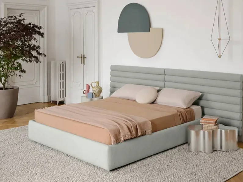 Letto in tessuto Pan Flute con testiera importante di Saba