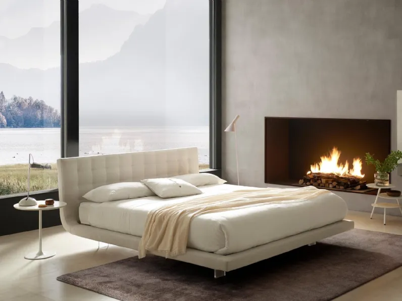 Letto con testiera trapuntata Polaris di DHome