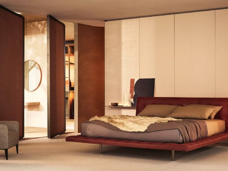 Letto in pelle con lavorazione capitonné Onda di Poliform