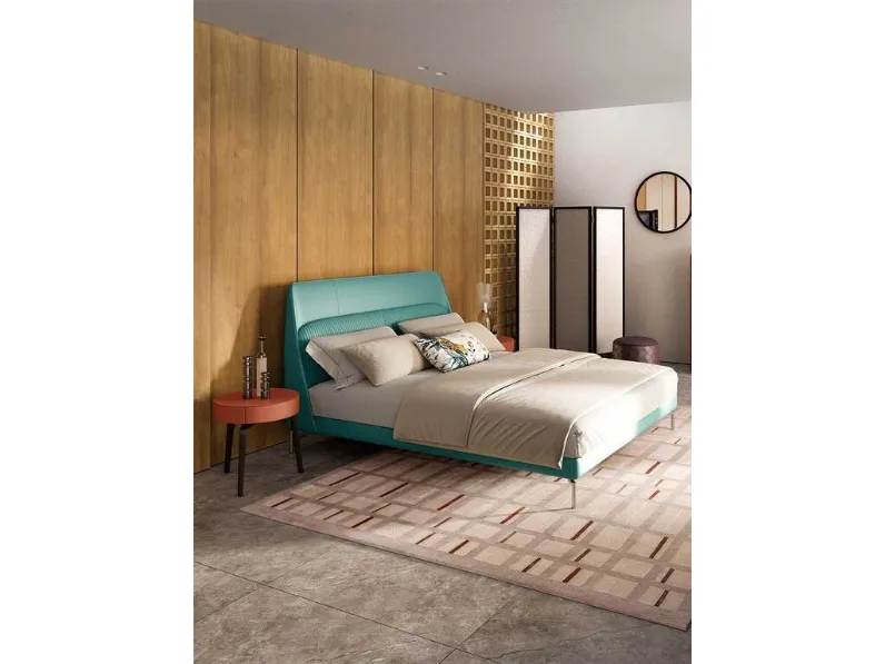 Letto matrimoniale in pelle con testiera Coupè di Poltrona Frau