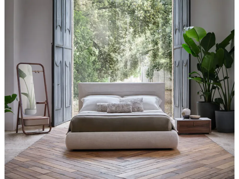 Letto matrimoniale in tessuto imbottito Rania di Conte