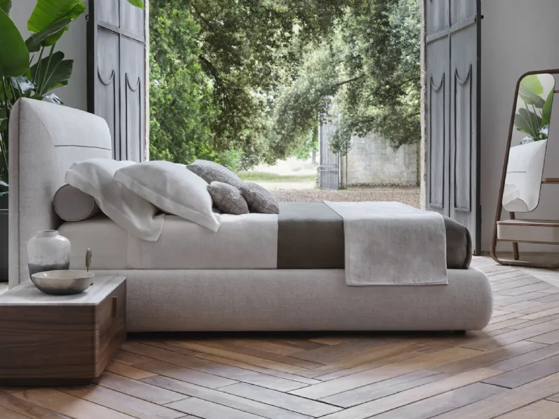 Letto matrimoniale in tessuto imbottito Rania di Conte