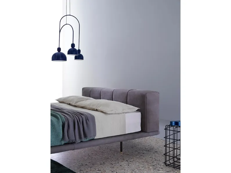 Letto matrimoniale con testiera Pixel Air di Saba