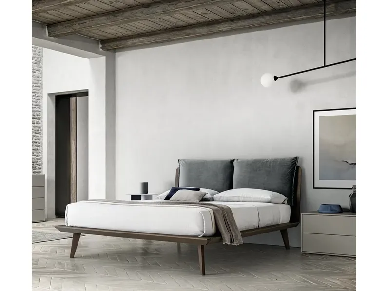 Letto impiallacciato con cuscini imbottiti Talak di SantaLucia
