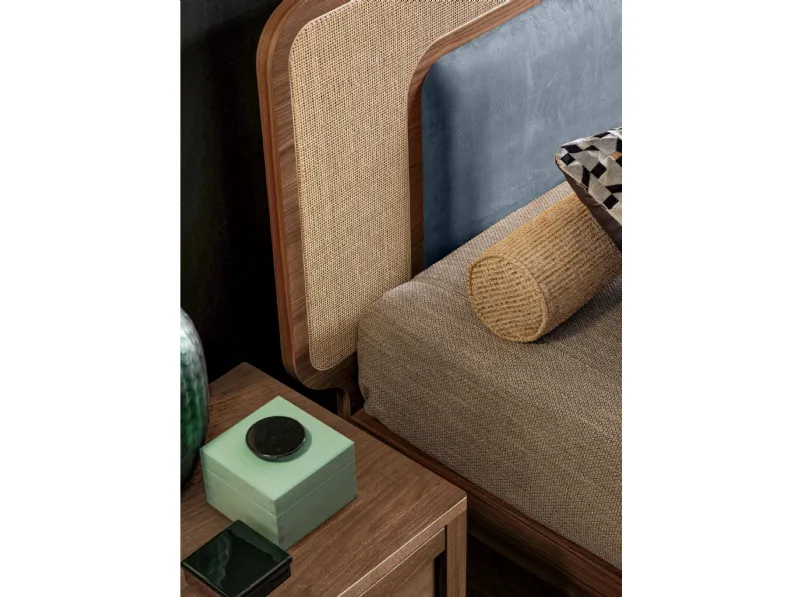Letto con testiera in legno, paglia di Vienna ed econabuk Shanghai di Modesign
