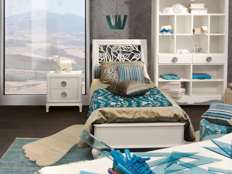 Letto singolo in Legno laccato Deco con testiera traforata con motivo floreale di Betamobili