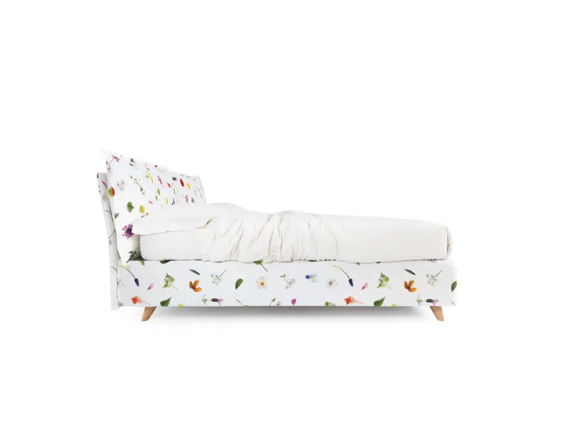 Letto in tessuto a fiori con contenitore So Wild di Noctis