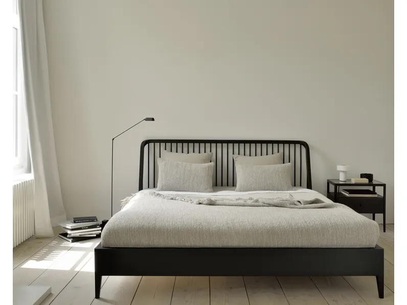 Letto Spindle in rovere nero di Ethnicraft