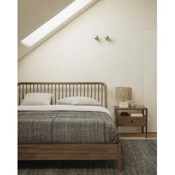 Letto Spindle in teak rigenerato di Ethnicraft