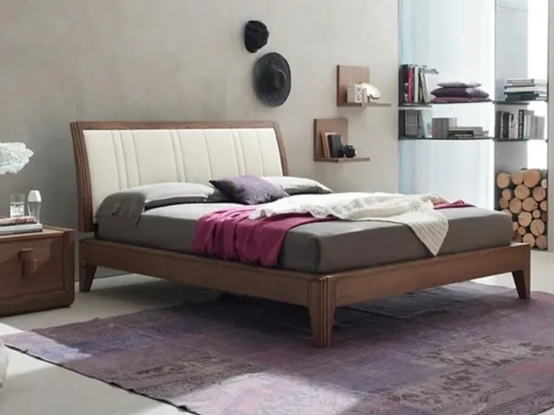 Letto con testiera in legno di Frassino con pannello in tessuto Stilo di Fasolin