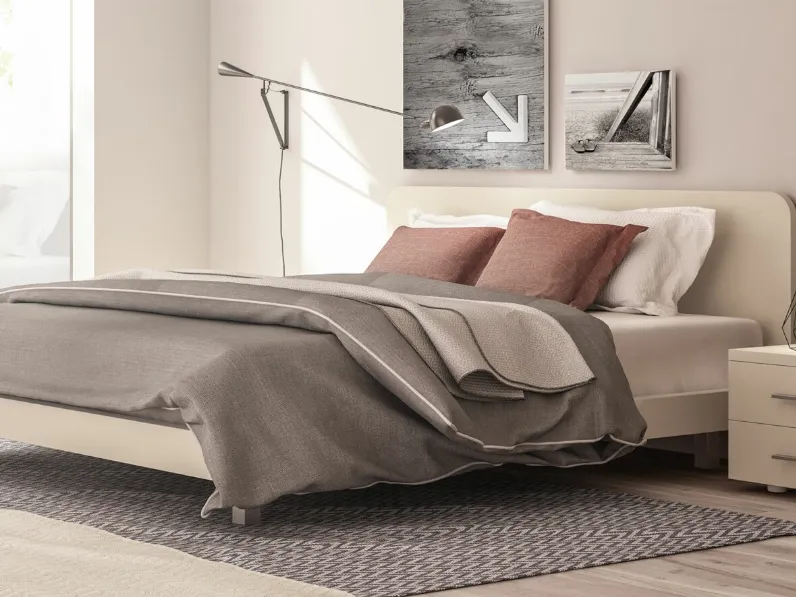 Letto matrimoniale con testiera in laccato opaco Matrix di Tagliabue Mobili