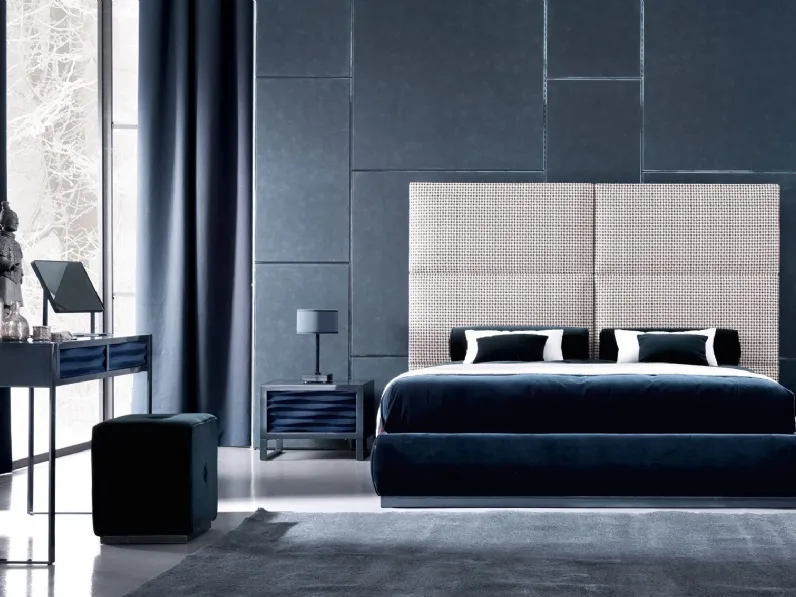 Letto con testiera alta in tessuto Thara di Cortezari
