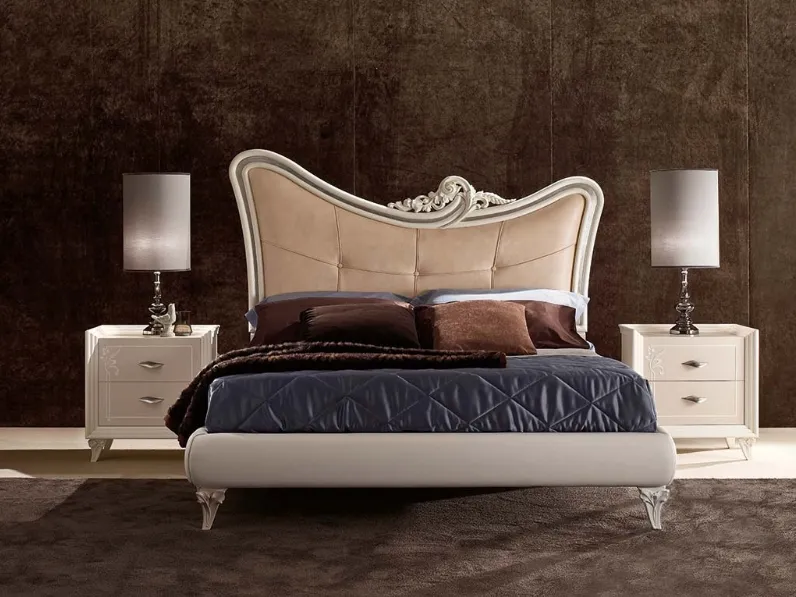 Letto con testiera sagomata con fregio in legno rivestita in ecopelle Today LTTOD5 di Ferretti e Ferretti