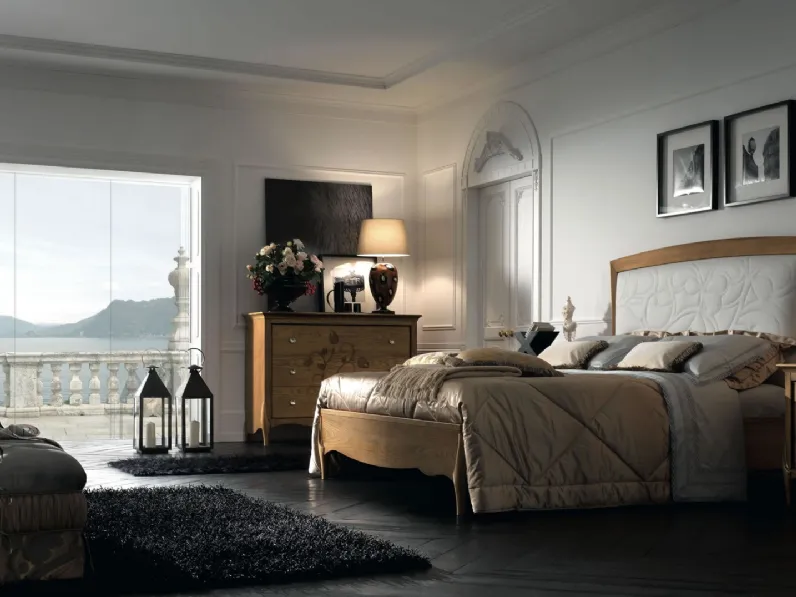 Letto in legno con testiera in pelle Unica 03 di Passione Italiana