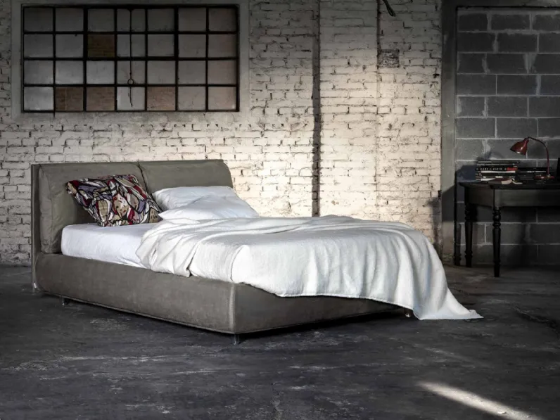 Letto con testiera Gipsy di Veneran