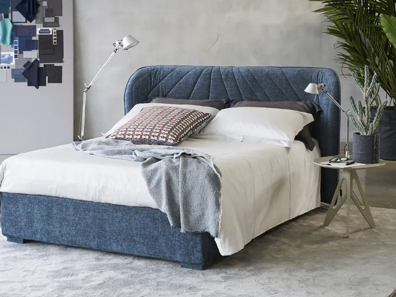 Letto imbottito Victoria con testiera curva di Milano Bedding