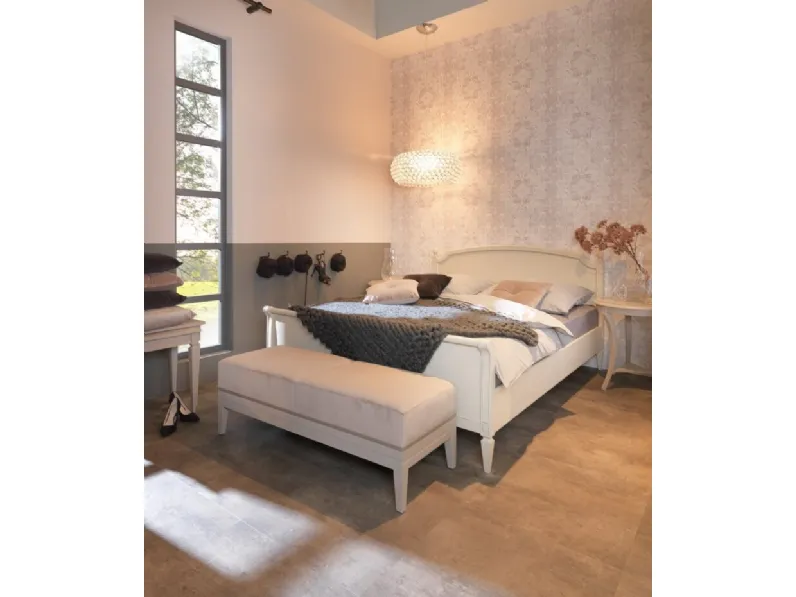 Letto classico con testiera in legno laccato bianco Villa Borghese di Selva