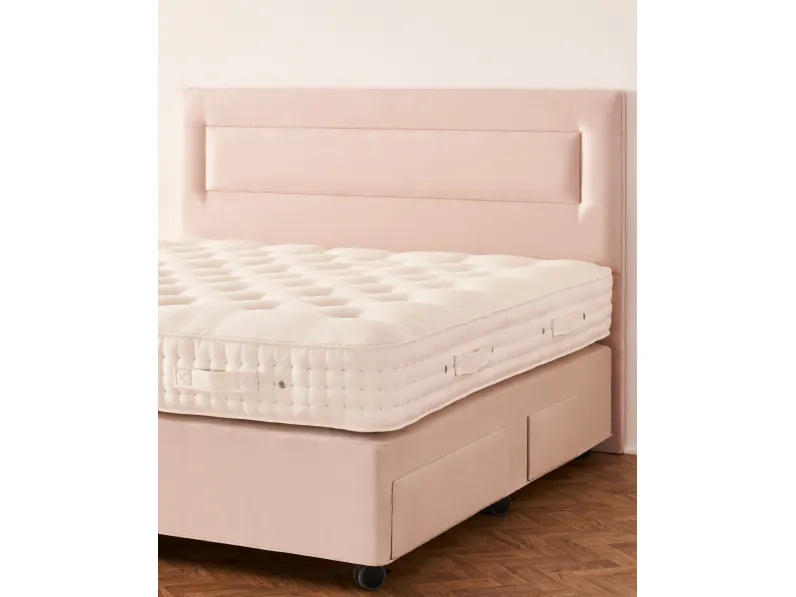 Letto con testiera Enyo di Vispring
