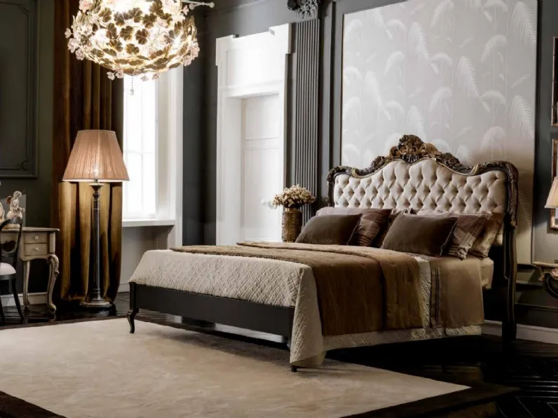 Letto imbottito lavorazione capitonné con intaglio floreale Art 2553 di Vittorio Grifoni