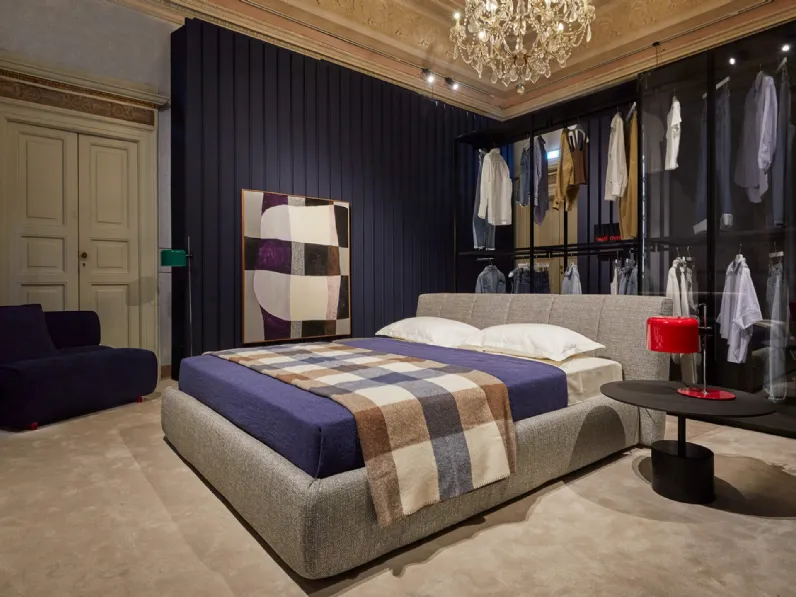 Letto in tessuto imbottito Warp di Lema