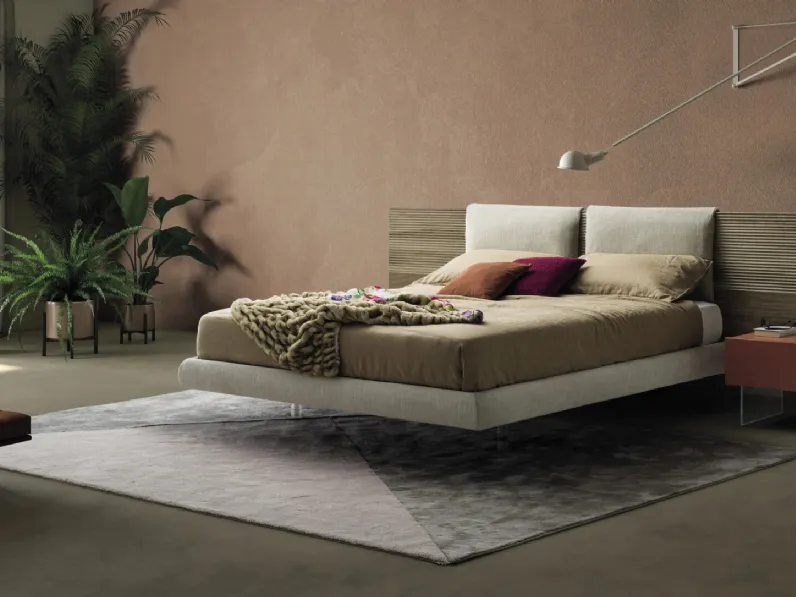Letto Zen con testiera sospesa di Devina Nais