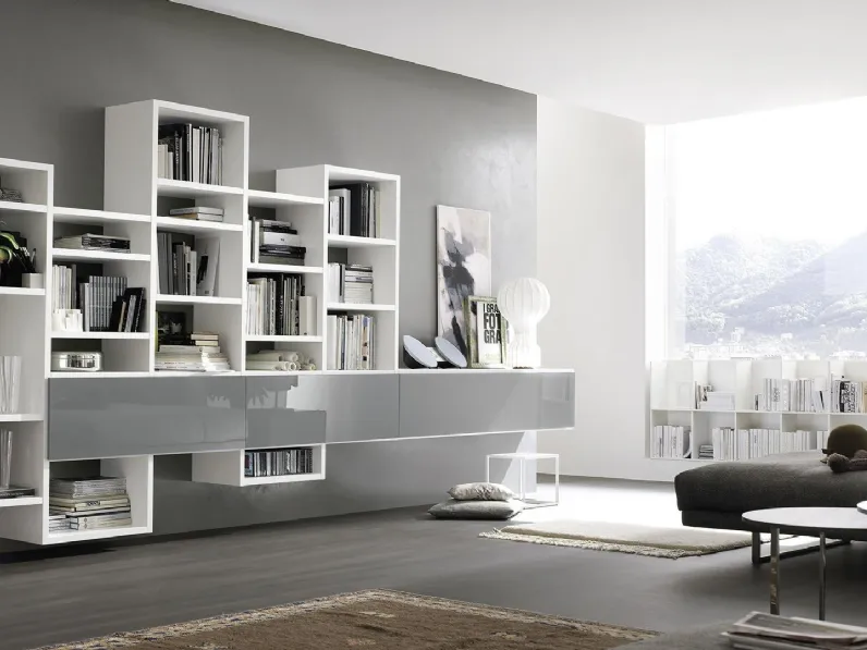 Libreria sospesa HC33 in laccato opaco Bianco Gesso e laccato lucido Carta da Zucchero di Murobianco