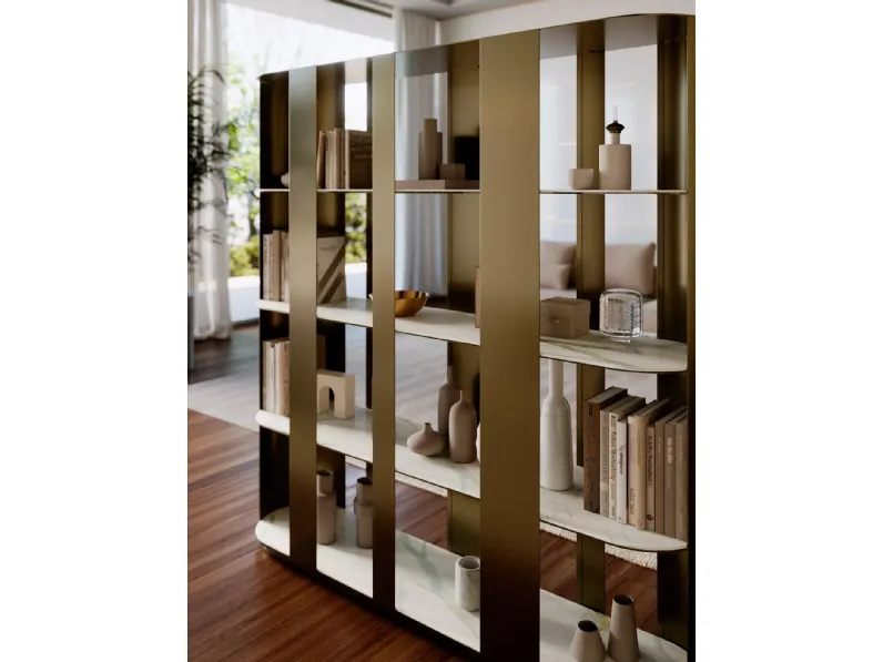 Libreria divisoria Helena in metallo laccato con ripiani in SuperMarmo di Bontempi