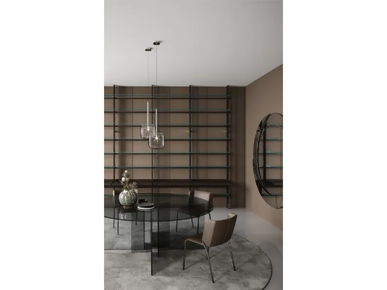 Libreria moderna Hemingway in legno massello con ripiani in vetro di Tonelli