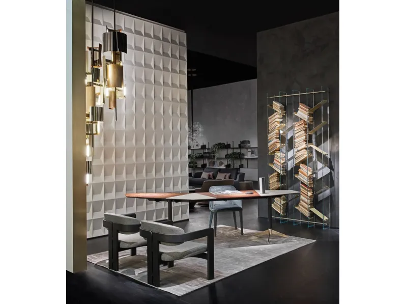 Libreria a muro Isola in cristallo con ripiani in ottone di Gallotti&Radice