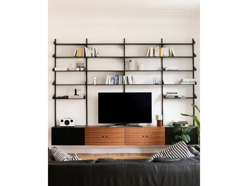 Libreria sospesa K1 02 in metallo laccato e essenza di Kriptonite