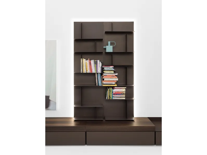 Libreria componibile Avenue Library in metallo verniciato e rovere nero di Md House