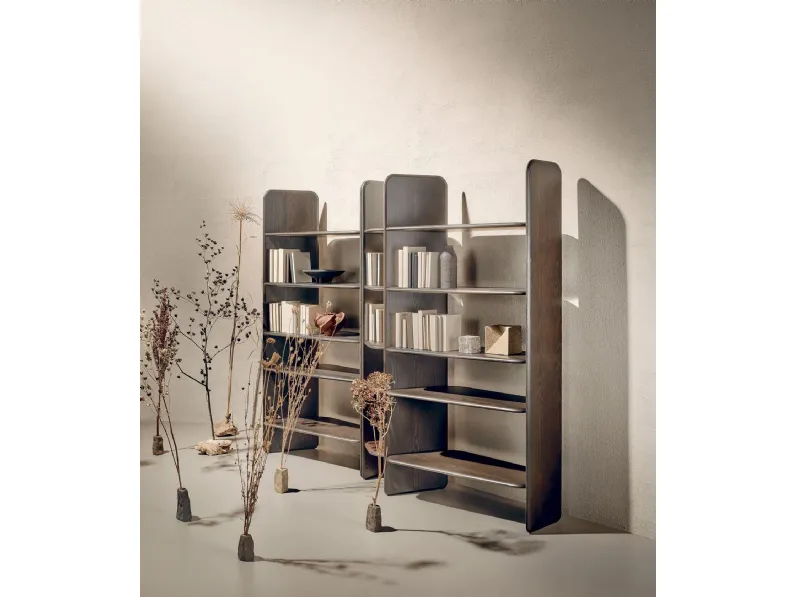 Libreria Nook in legno di frassino moka di Nature Design
