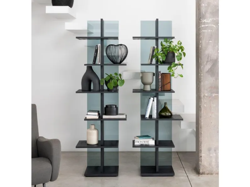 Libreria divisoria in laminato e vetro Step di Pezzani