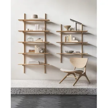 Libreria PI sospesa in rovere di Ethnicraft