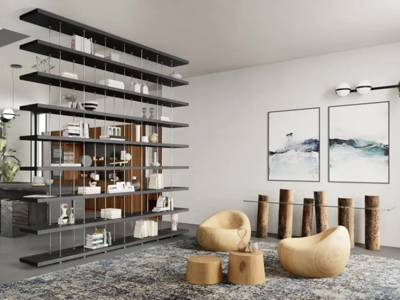 Libreria divisoria Piano Design Bookshelf realizzata in legno massello e listellare, caratterizzata da mensole distanziate da sottili elementi in acciaio inossidabile di Riva1920