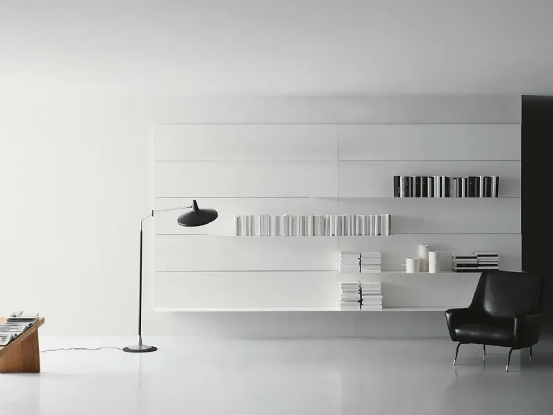 Libreria Load It 03 in metallo e schiena in laccato di Porro