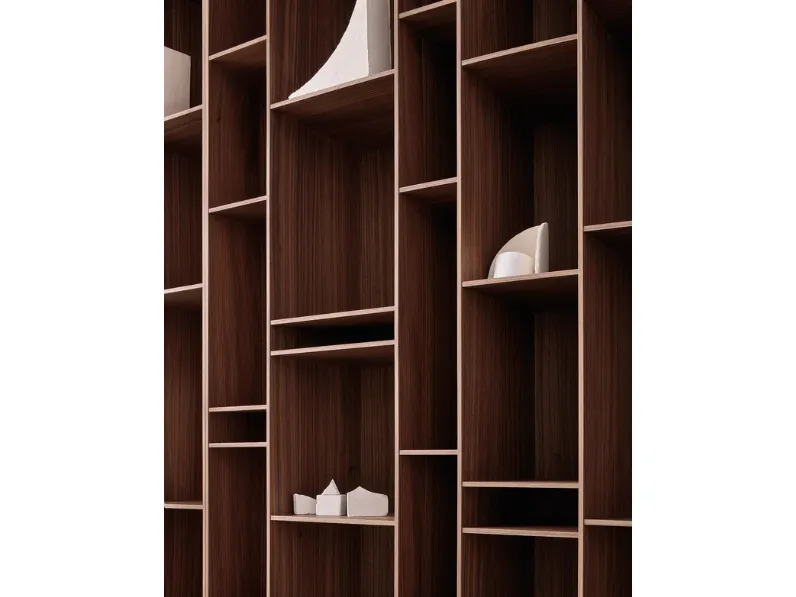 Libreria Random Wood in finitura Noce Canaletto di MDF Italia