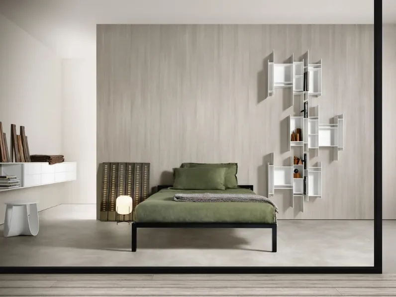 Libreria di design sospesa Randomito di MDF Italia