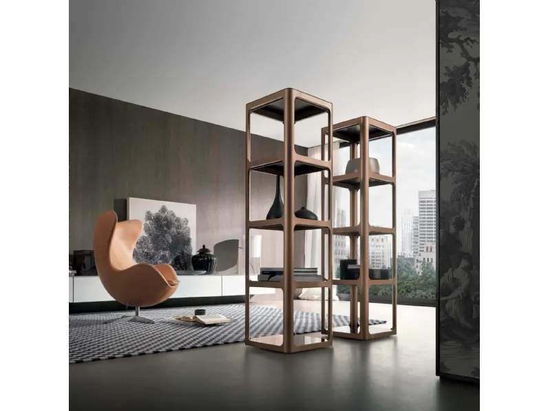 Libreria divisoria Sixty in alluminio laccato con ripiani in vetro di Rimadesio