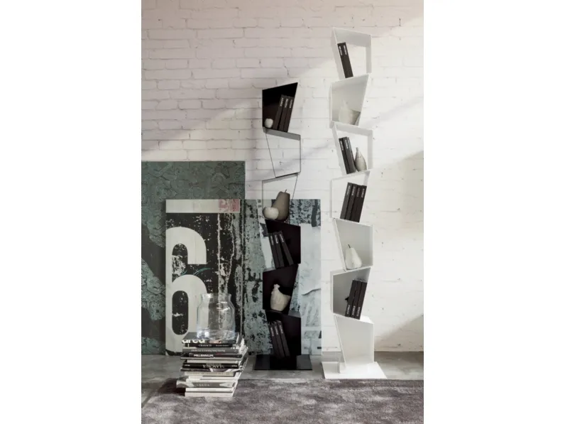 Libreria componibile Su in metallo verniciato Nero e Bianco di Ronda Design