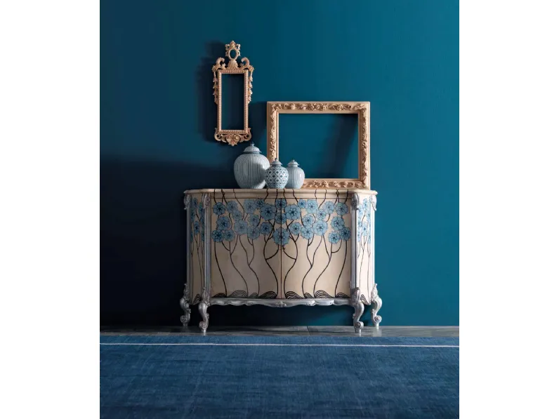 Madia classica in legno laccato decorata con fiori azzurri Art 2008 di Vittorio Grifoni