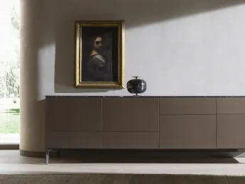 Madia 505 Up Sideboard 01 di Molteni & C: eleganza architettonica per il tuo living.