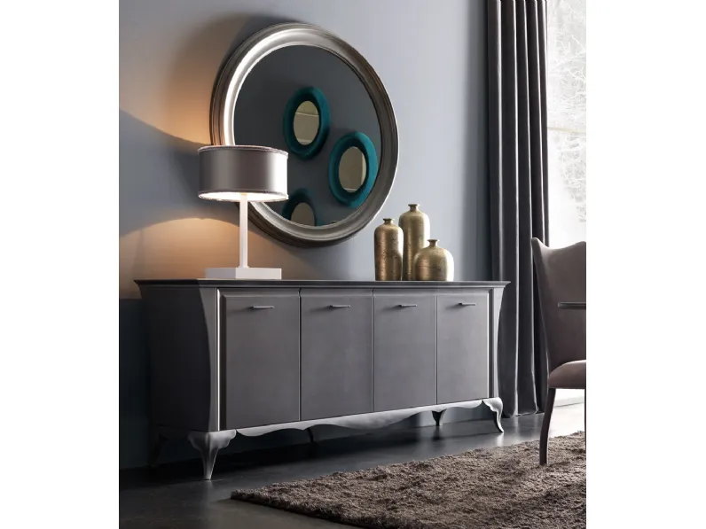 Madia a quattro ante in legno placcato MDF con maniglie in fusione di alluminio Alice di Cortezari