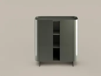 La Madia verticale Arragan di Bonaldo è un mobile alto dal design essenziale e lineare.